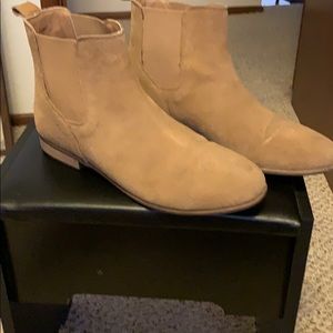 Men’s Urban Outfitters Chelsea boots